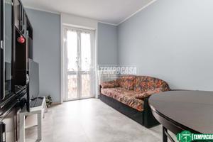 CENTRALISSIMO DUE LOCALI DI 77 MQ PIANO ALTO!!!