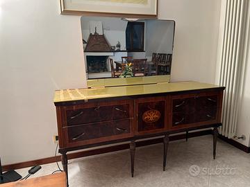Credenza vintage in legno con piano in vetro