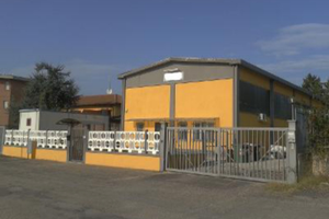 Capannone+uffici+area esterna 615mq