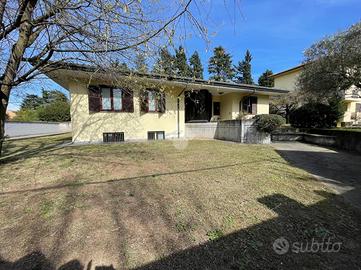 VILLA SINGOLA A BUSTO GAROLFO