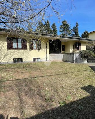 VILLA SINGOLA A BUSTO GAROLFO