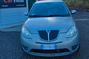 Lancia Ypsilon 1.3 MJT 75 CV Platino