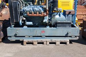 GRUPPO ELETTROGENO STAMEGNA CON MOTORE PERKINS 8 C