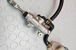 POMPA POSTERIORE SUZUKI SV 650 2006 2011 SV650 200