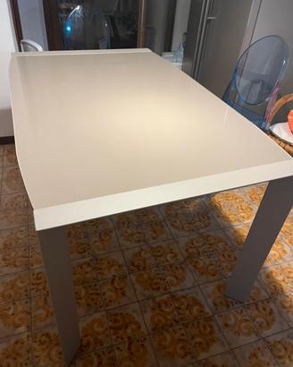 Tavolo in vetroceramica allungabile