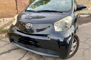 Tiyota IQ Sol unico proprietario