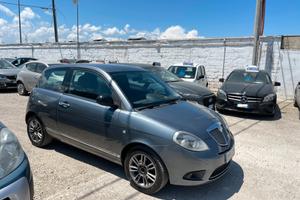 Lancia Ypsilon 1.3 MJT 75 CV Unyca