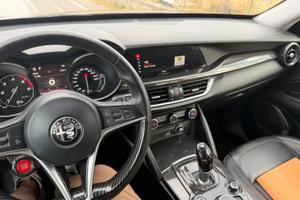 Alfa Stelvio Q4 210cv no Adblue, tagliandi certif.