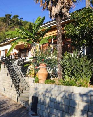 Casa indipendente di 611 m² con più di 5 locali e 