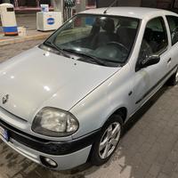 RENAULT CLIO 1.2 BENZINA NEOPATENTATI 183.000.Km