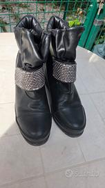 Stivaletti Sneakers con Zeppa Interna 