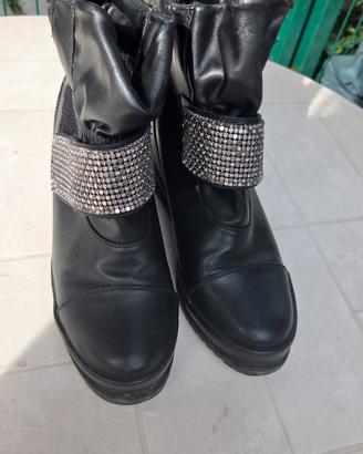 Stivaletti Sneakers con Zeppa Interna 