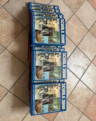 enciclopedia vintage Scuola2000 con videocassette