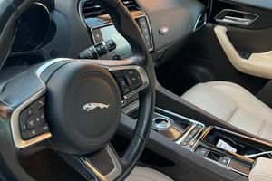 jaguar F-pace  motore rotto