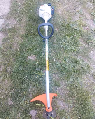 taglia bordi Stihl 