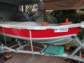 Barca Canadian pesca