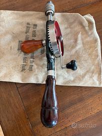 Trapano a mano vintage Millers Falls Co. - punte