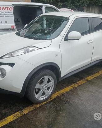 Nissan Juke 1.6 Benzina HR16 2012 Per Ricambi