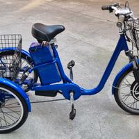 Bici tre ruote elettrica, misura 24, tricicletta b