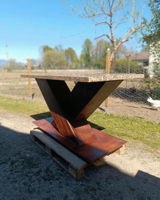 tavolo in ferro e granito