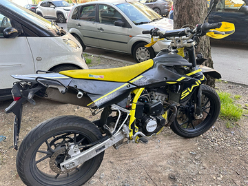 Swm sm 125 r del 2023 incidentato