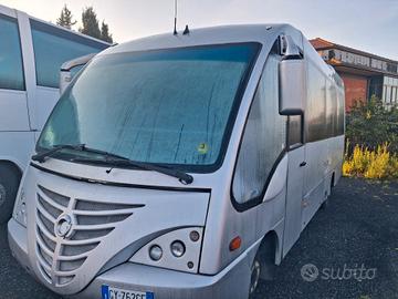 si vende pulmino 20 posti