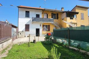 CASA DI CORTE A ROBECCO SUL NAVIGLIO