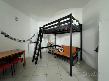 MONOLOCALE A TORINO