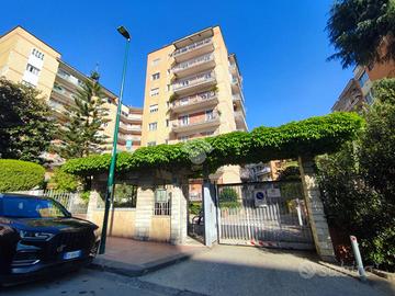 4 LOCALI A NAPOLI