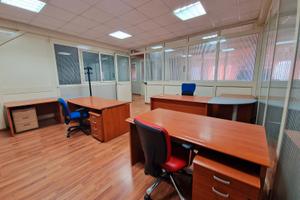 Uffici Fuorigrotta Pianura arredo servizi inclusi