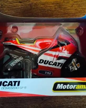 Modellino Ducati Valentino Rossi 1:16. Nuovo