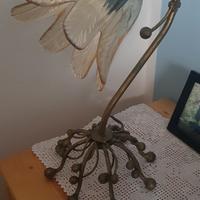 Lampada da tavolo o comodino 