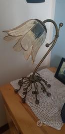 Lampada da tavolo o comodino 