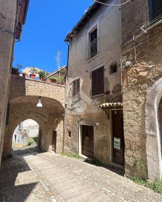 3 LOCALI A SUBIACO