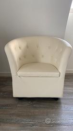 Poltroncina moderna imbottita