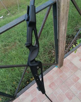 Arco da tiro e frecce