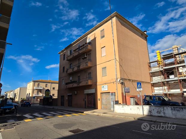 Luminoso ed ampio quadrilocale nel centro città