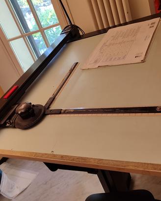 Tavolo e Tecnigrafo Zucor professionale.