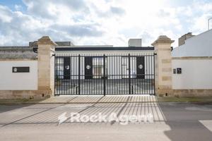 FABBRICATO A DESTINAZIONE TURISTICO-RICETTIVA