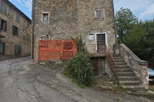Porzione di casa indipendente terra tetto