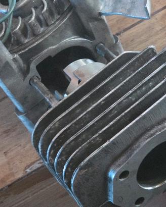 gruppo 50 raro in aluminio scarico 27.   piaggio