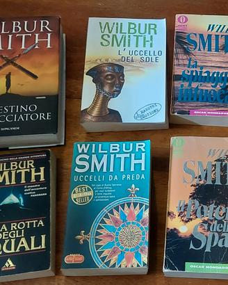 Set di libri vari usati in buone condizioni.