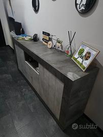 Vetrina elegante ideale per ingresso o salotto