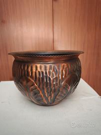Porta vaso in rame usato