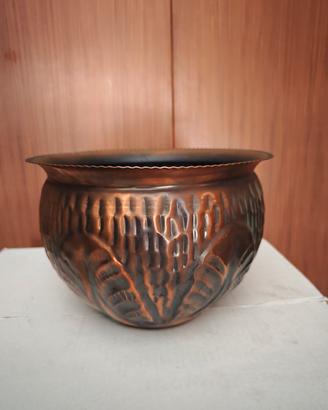 Porta vaso in rame usato