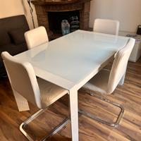 Set tavolo con 4 sedie