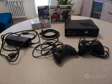 Xbox360 + 2 joystick + 8 giochi