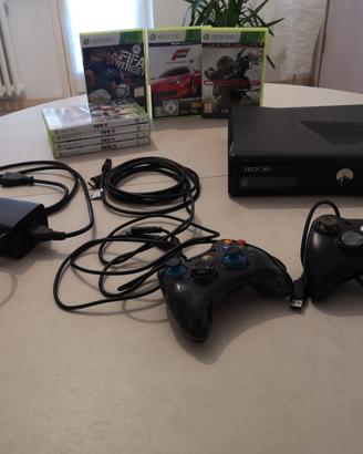 Xbox360 + 2 joystick + 8 giochi