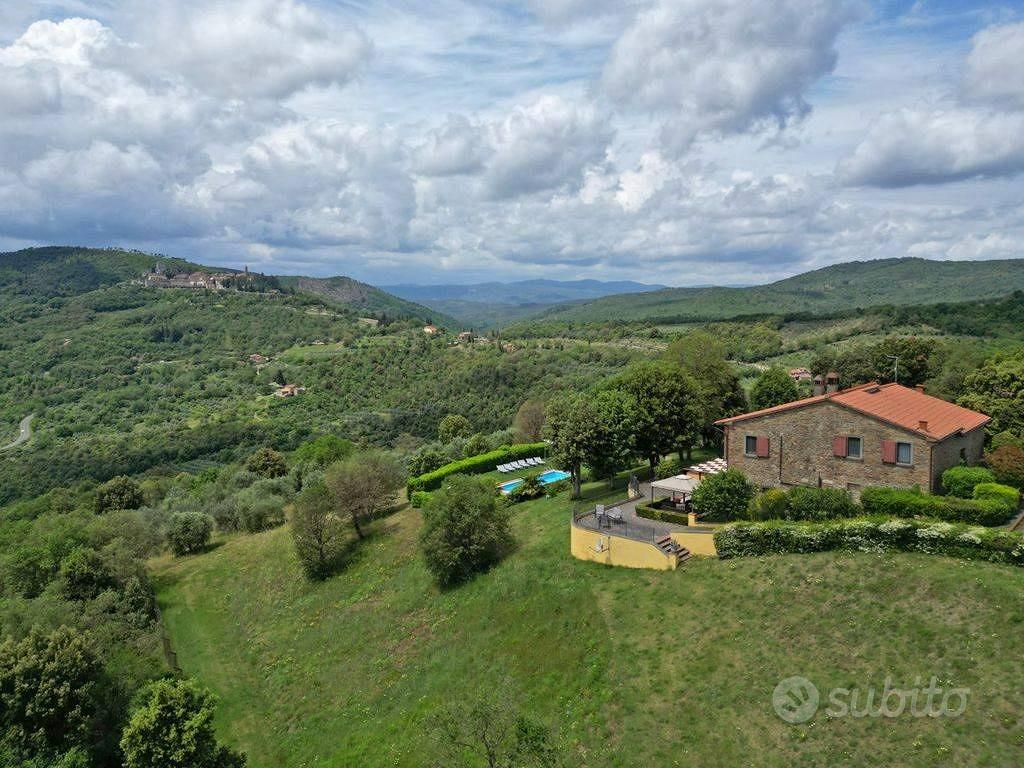 Rustico / Casale di 428 m² con più di 5 locali e b - Vista 3
