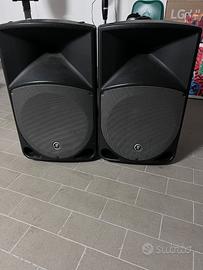 Coppia di casse amplificate Makie TH 15
